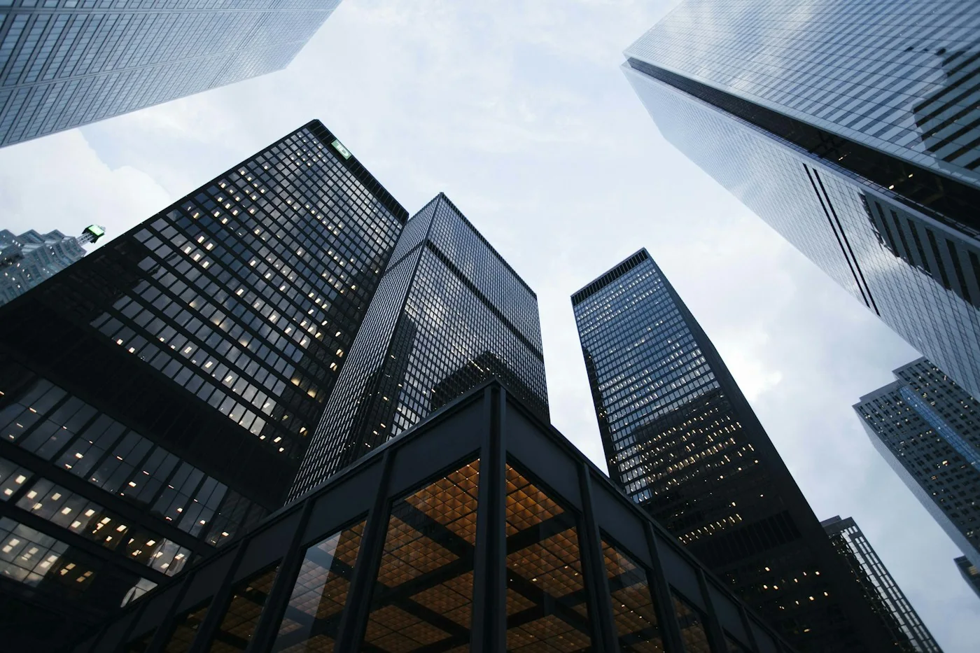 Imagem ilustrativa: Abertura e reorganização de empresas